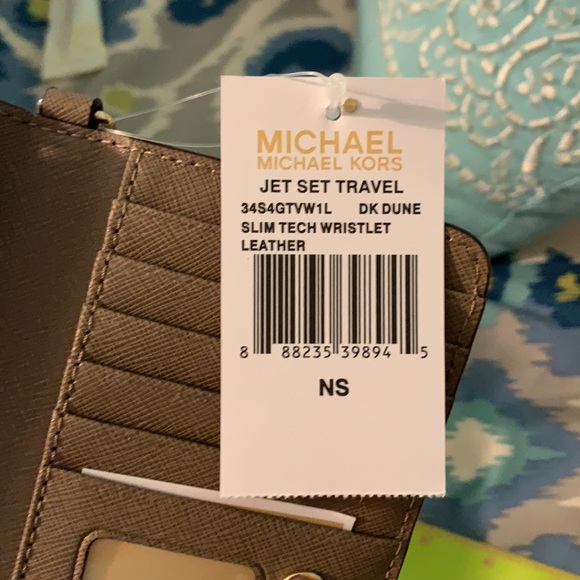 Wristlet - Picture 5 of 6